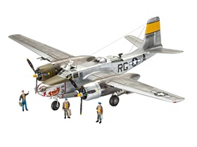 revell-03921-invader-maquette